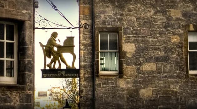 Czym jest poezja? Cytaty, które odkrywają jej głębię emocji